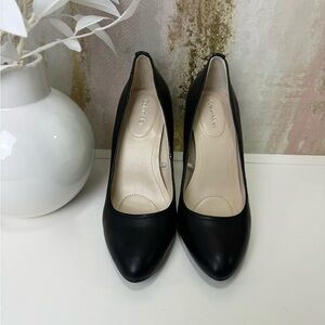 Calvin Kein Black Pumps Size 7.5